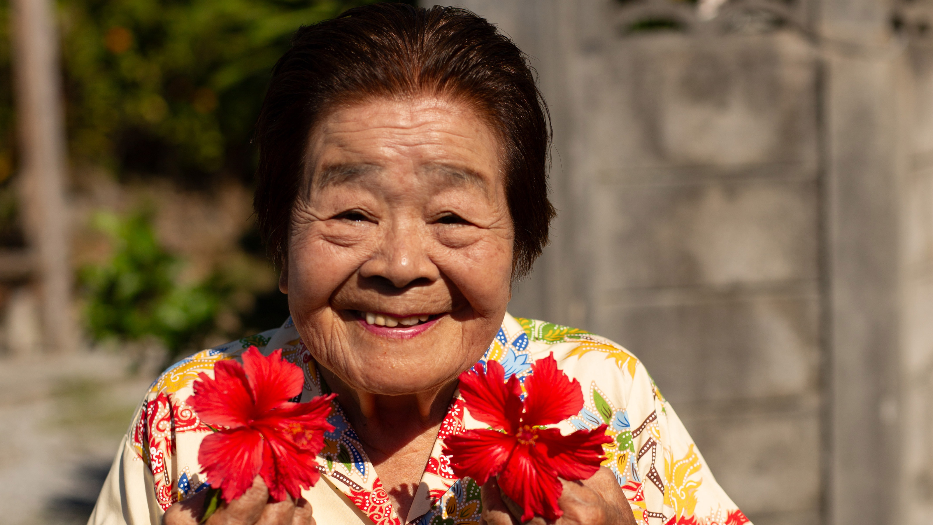 見るとほっこりする…｢沖縄の90歳の独居老人｣をTikTokの人気者に変えた