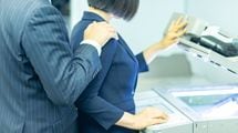 ｢お前の胸があと5センチ大きければ…｣気心知れた同僚への"鉄板ネタ"がある日突然セクハラ認定されたワケ