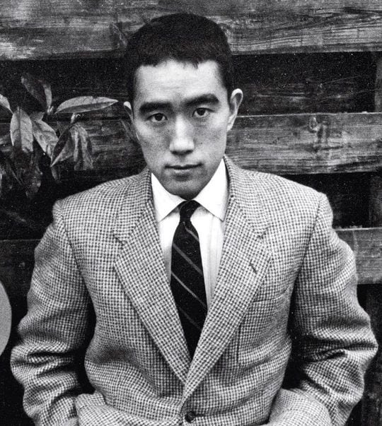 三島由紀夫、1955年撮影