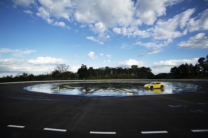 『ポルシェ・エクスペリエンスセンター東京』敷地内