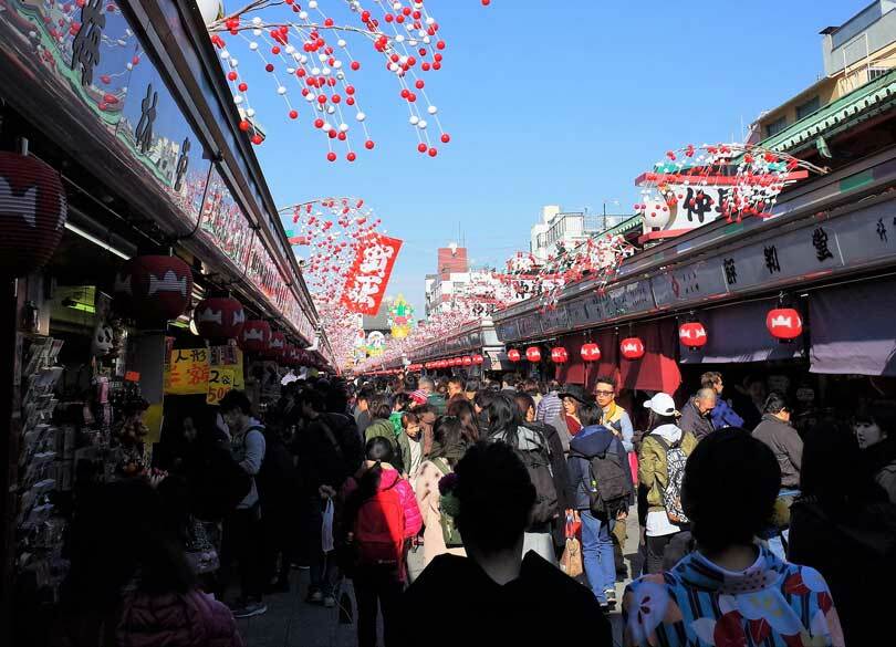 浅草寺「仲見世」家賃値上げは好況の兆し 家賃問題は明治時代からの伝統行事