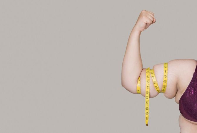 太った若い女性