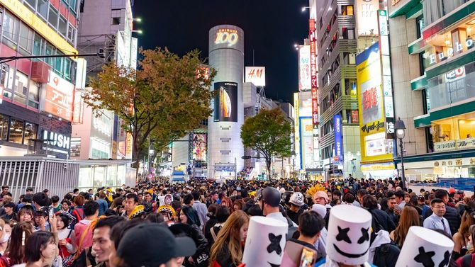 2018年のハロウィーン、仮装した人々で込み合う渋谷