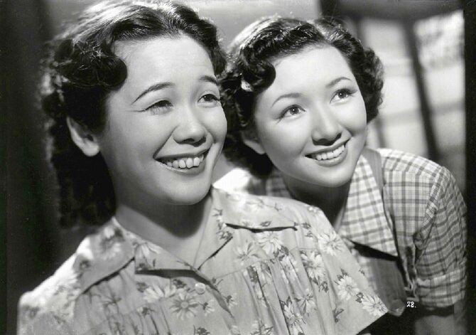 映画『銀座カンカン娘』(1949)の笠置シヅ子／左