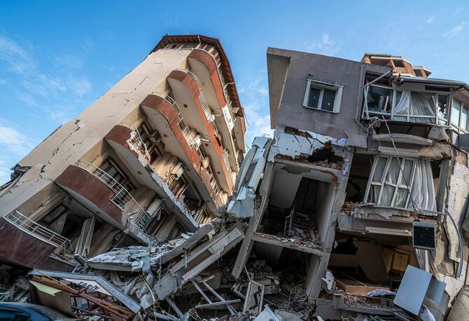 トルコ南部を襲った地震で生じた壊滅的な被害は、エルドアン政権の腐敗も原因