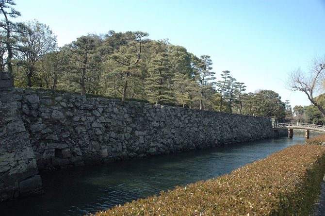 徳島城三の丸石垣と城山