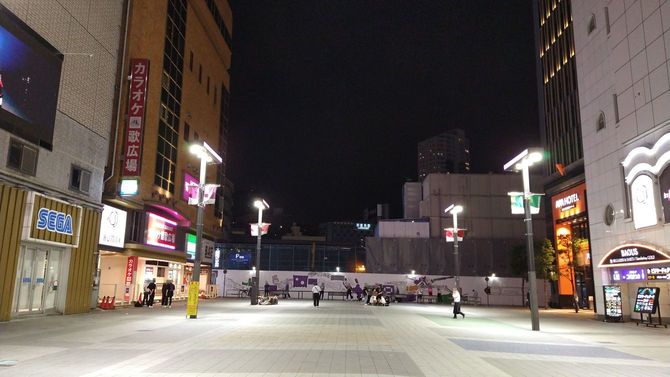 ミラノ座前は学生さんの集団