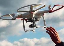 自衛隊に敵ドローンを撃ち落とす権限なし