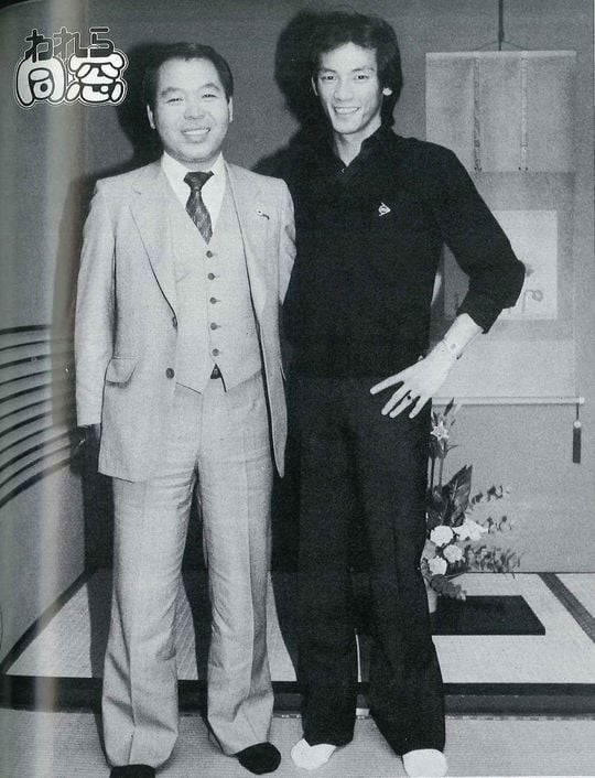 向って右、松山千春さん(歌手)、左、鈴木宗男さん(中川一郎科技庁長官秘書官)――川甚にて