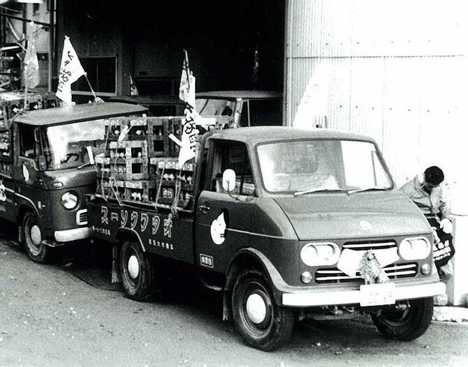 ソースを出荷するトラック（1952年）