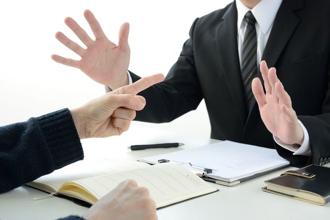 クレームに対応する人