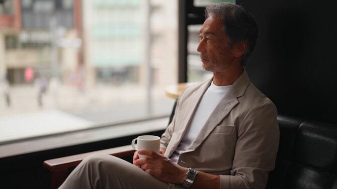 ハンサムなシニアビジネスマン