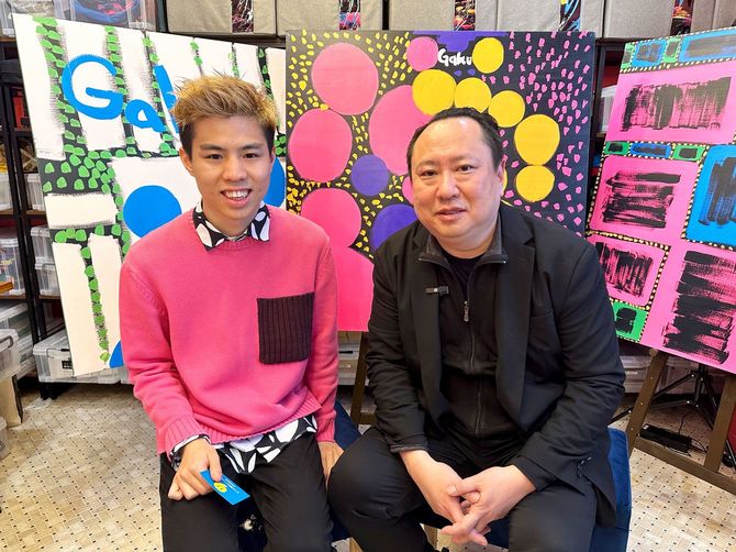 アイム代表の佐藤典雅さん（右）と息子のGAKUさん