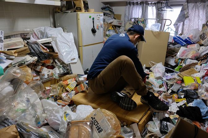 生前・遺品整理会社「あんしんネット」の作業現場。