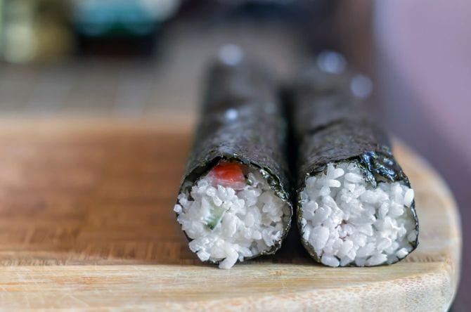 外国のものと思われる細巻きのようなもの