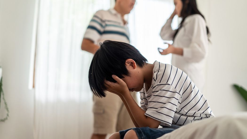 ｢殴る蹴る｣よりも脳の一部が16.6%萎縮する…｢激しい夫婦喧嘩｣を目撃した子どもの脳に起きる深刻なダメージ 言葉によるDV目撃の影響は身体的DV目撃の約6倍も大きい