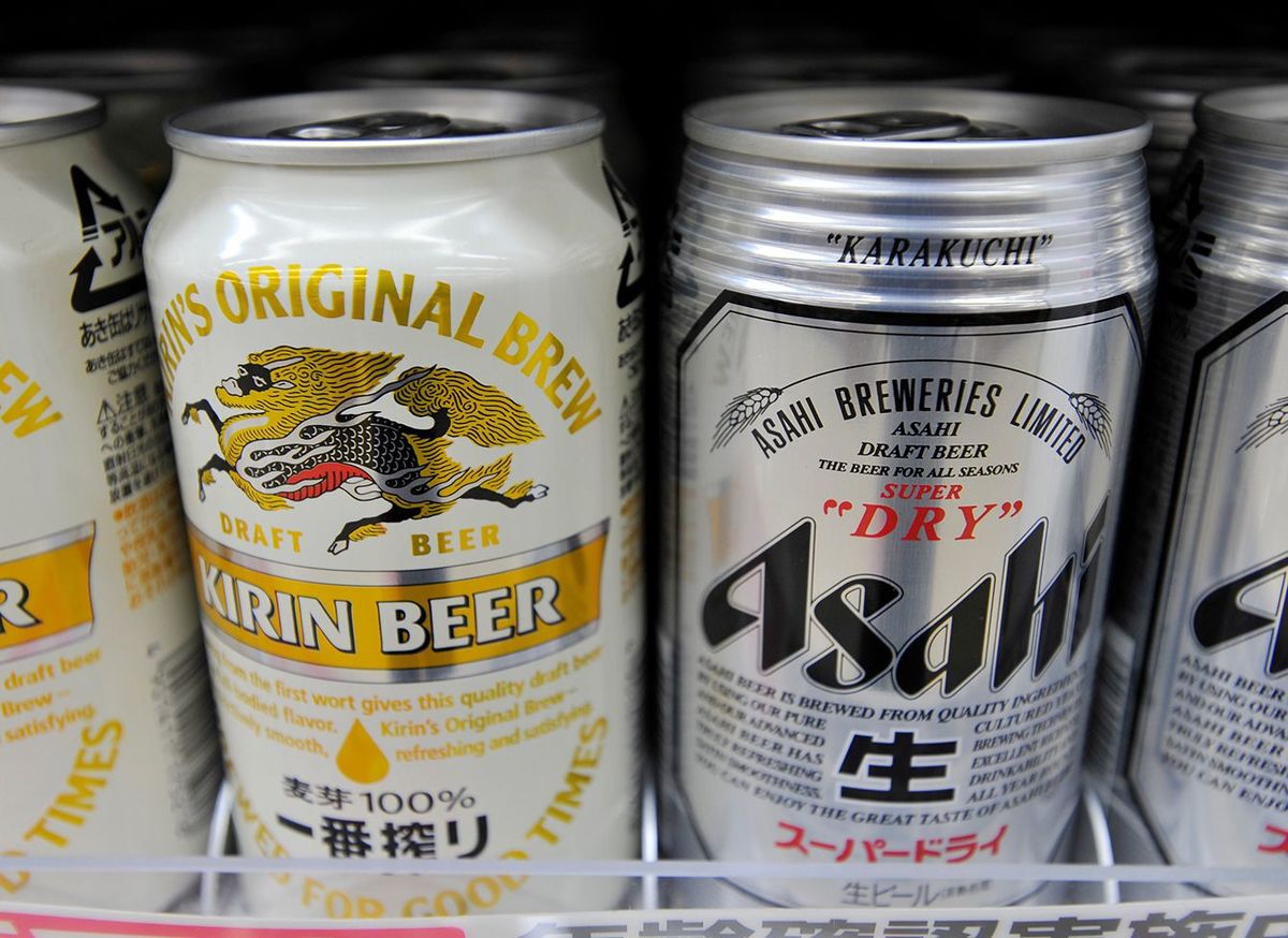 前田氏が開発したキリンビールの「一番搾り」とライバルのアサヒビール「スーパードライ」