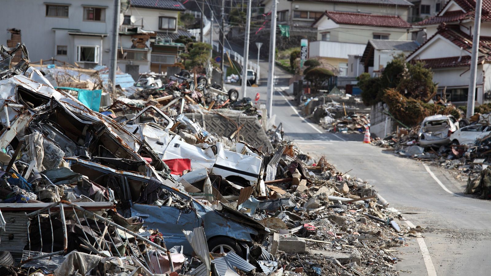 なぜ日本人は頻繁に大震災に遭うのか…そんな素朴な疑問をもった人ほど｢陰謀論｣にハマりやすい理由 ｢天譴論｣と｢善悪二元論｣の抗いがたい魅力