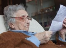 公的年金ルール改定で"高齢者"負担膨らむ