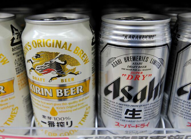 前田氏が開発したキリンビールの「一番搾り」とライバルのアサヒビール「スーパードライ」