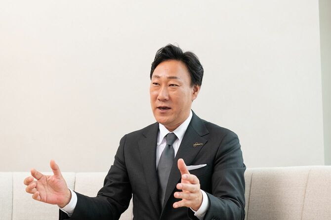 山口顕氏