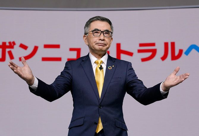 ジャパンモビリティショーでの鈴木俊宏社長、2023年10月25日、東京都