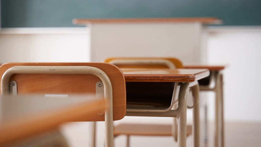 ｢鉛筆の持ち方､ノートの書き方｣を誤ると"学習障害児"扱い…学力テスト｢上位県｣で不登校が増える理由 これは軍隊に近い光景ではないか