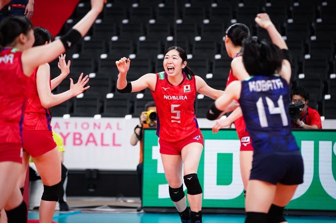 荒木絵里香さん（中央）。5月1日に東京・有明アリーナで行われた中国戦で