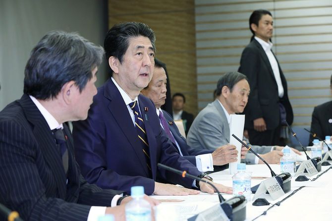 安倍首相は最低賃金1000円（全国平均）の早期達成を目標に掲げている。