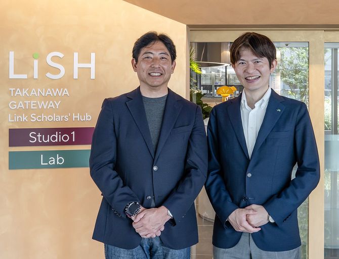 左：五十嵐圭日子（いがらし・きよひこ）、右：松尾俊彦（まつお・としひこ）