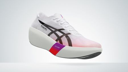 シン厚底は129g｣ペヤング級軽さと高性能で