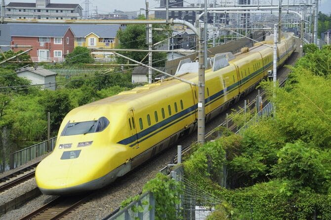 ドクターイエロー(米原―京都=2019年6月29日、滋賀県大津市)