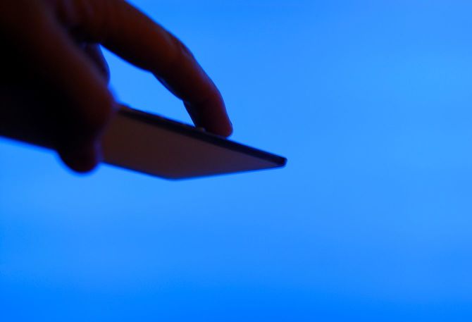 フラットスクリーンテレビ