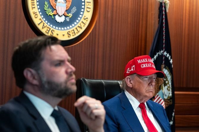 2025年6月21日、ホワイトハウスで会合を開いたドナルド・トランプ大統領