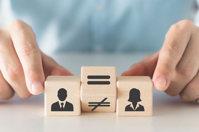 男性と女性の間の不平等を表すイメージ