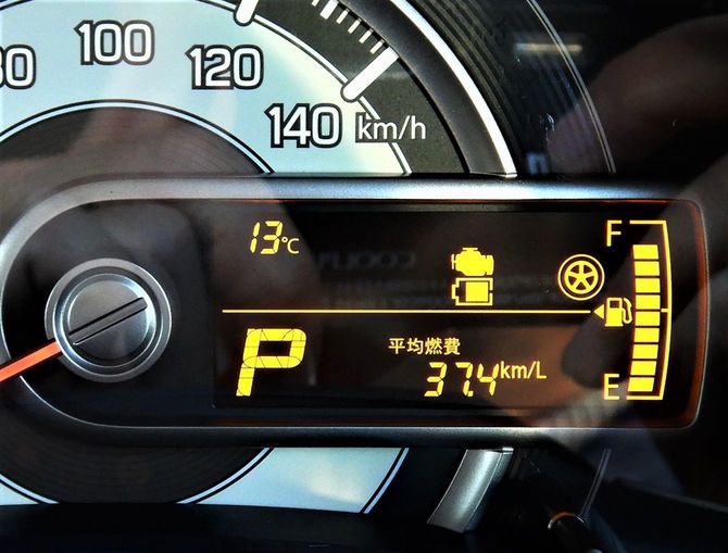新型アルト　燃費モニター