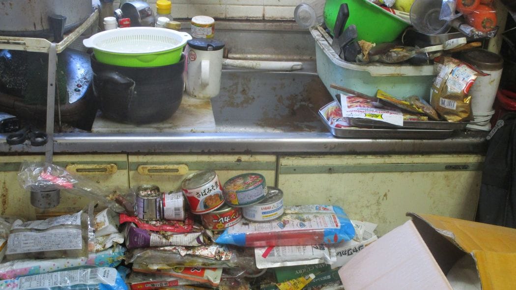 ｢独身男性のゴミ部屋には縛り系のエロ本が多い｣数千冊をため込む切ない理由 他人には見られたくない｢宝の山｣