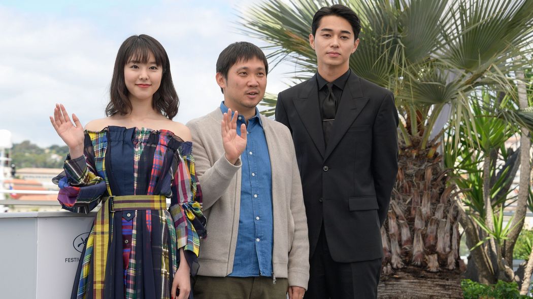 なぜ週刊誌は芸能人の妻に｢夫の不倫の感想｣をネチネチと聞くのか 読者が息を呑む｢不倫記事｣の山場