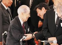 報道陣も驚く安倍首相"原爆忌の印象操作"