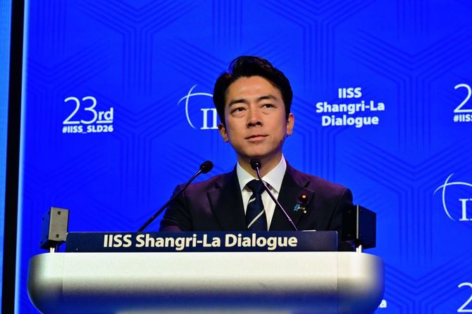 小泉進次郎防衛相