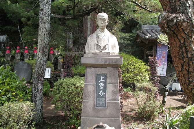 東善寺(高崎市倉渕)に建つ小栗忠順の胸像