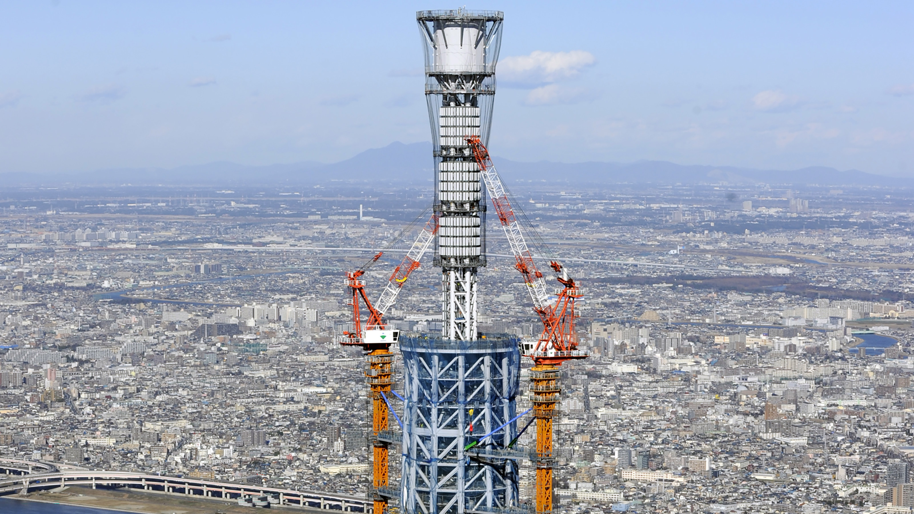 国内発送 地上500メートルでクレーンが暴れている」そのとき建設中の コレクション