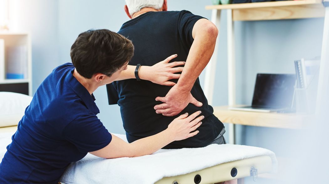 子供時代に"腰痛を放置"すると後々ヤバくなる 大人になり腰椎分離すべり症に進行