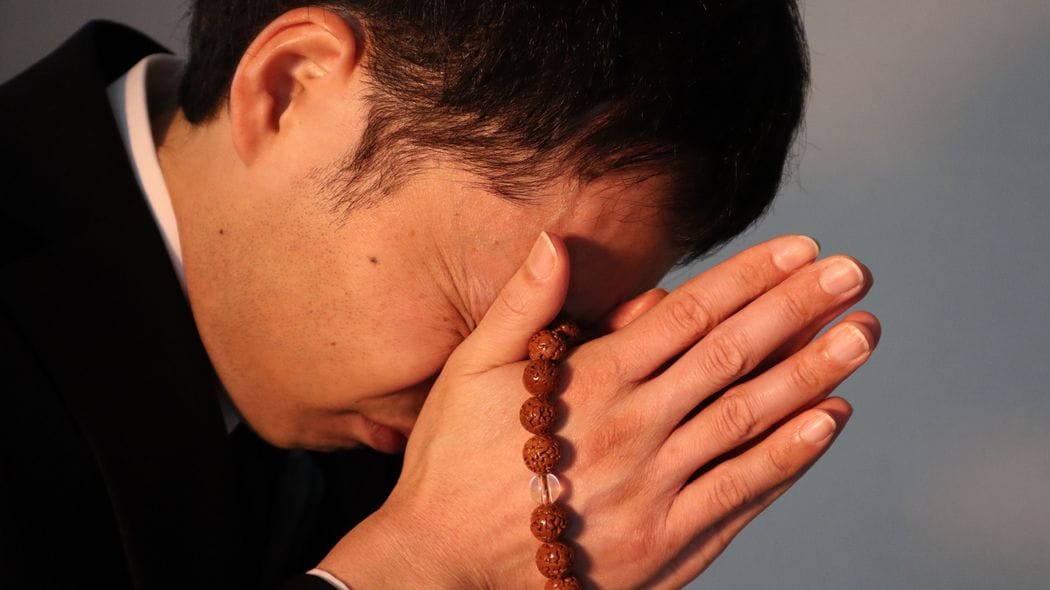 ｢がんで亡くなった妻に会いたい｣と遺骨を口に入れた60代夫…日本独特の慣習｢骨噛み｣がなくならないワケ