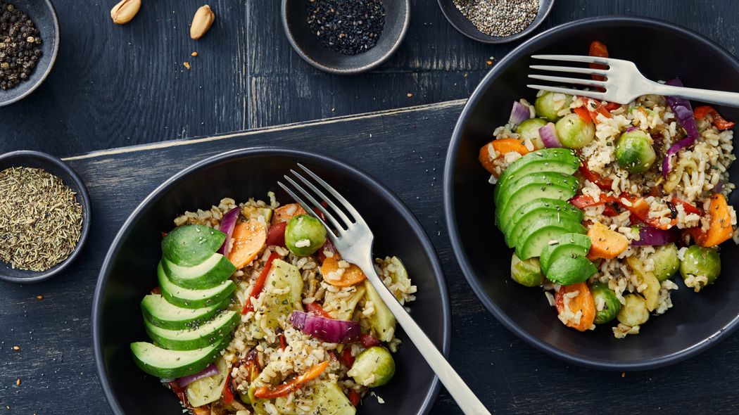 ｢完全栄養食｣を毎日食べ続けるとどうなるのか…管理栄養士が教える｢完全栄養食｣の意外な落とし穴 食事から得るべきなのは栄養だけではない