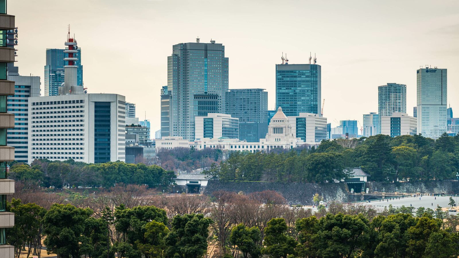 ｢テレワーク実施率6割超｣本当はブラックな霞が関が"数字合わせの粉飾"にはしるワケ 調査日にあわせて有休消化