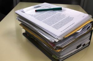 矢上さんが手がけた案件ではないが、別の難民の方が、日本の出入国在留管理局に難民申請のために提出した書類の束