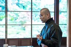 両足院 副住職 伊藤東凌さん。「相手が自覚していないことまで気づいて評価し、言葉にしていくことが大事」と話す。