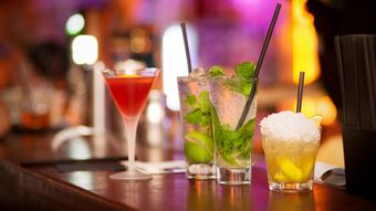 厄介な相手もこれ一発でフリーズ…銀座ホステスが"たちの悪い酔っ払い客"に笑顔で放つ"声かけフレーズ"