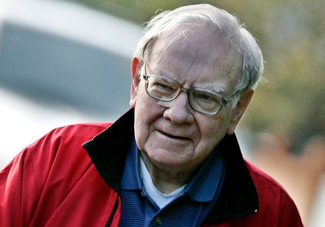 2005年7月、大物投資家や経営者が集まる投資会社主催の会議に姿を現したバフェット